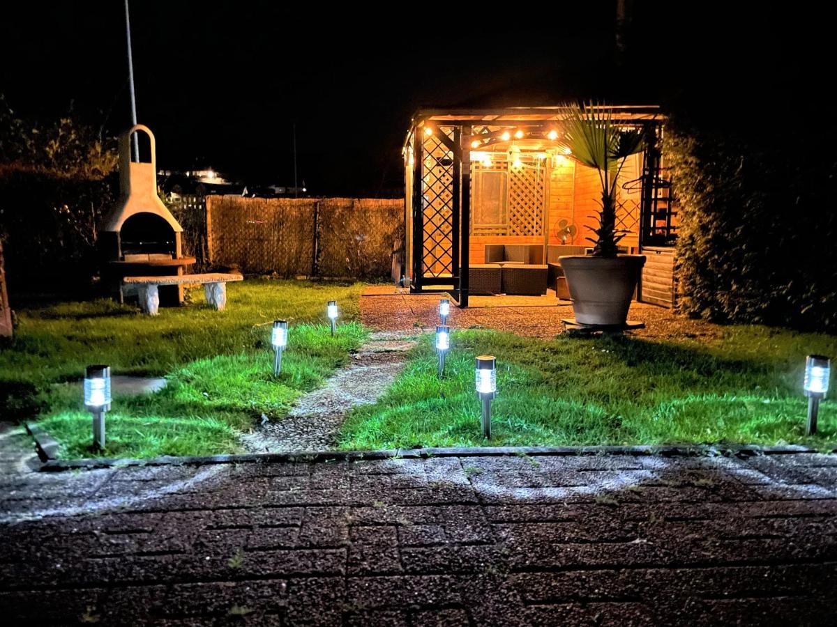 ブライTraumhafter Moselblick, Garten & Lounge, Boxspringbett, Top Lageアパートメント エクステリア 写真